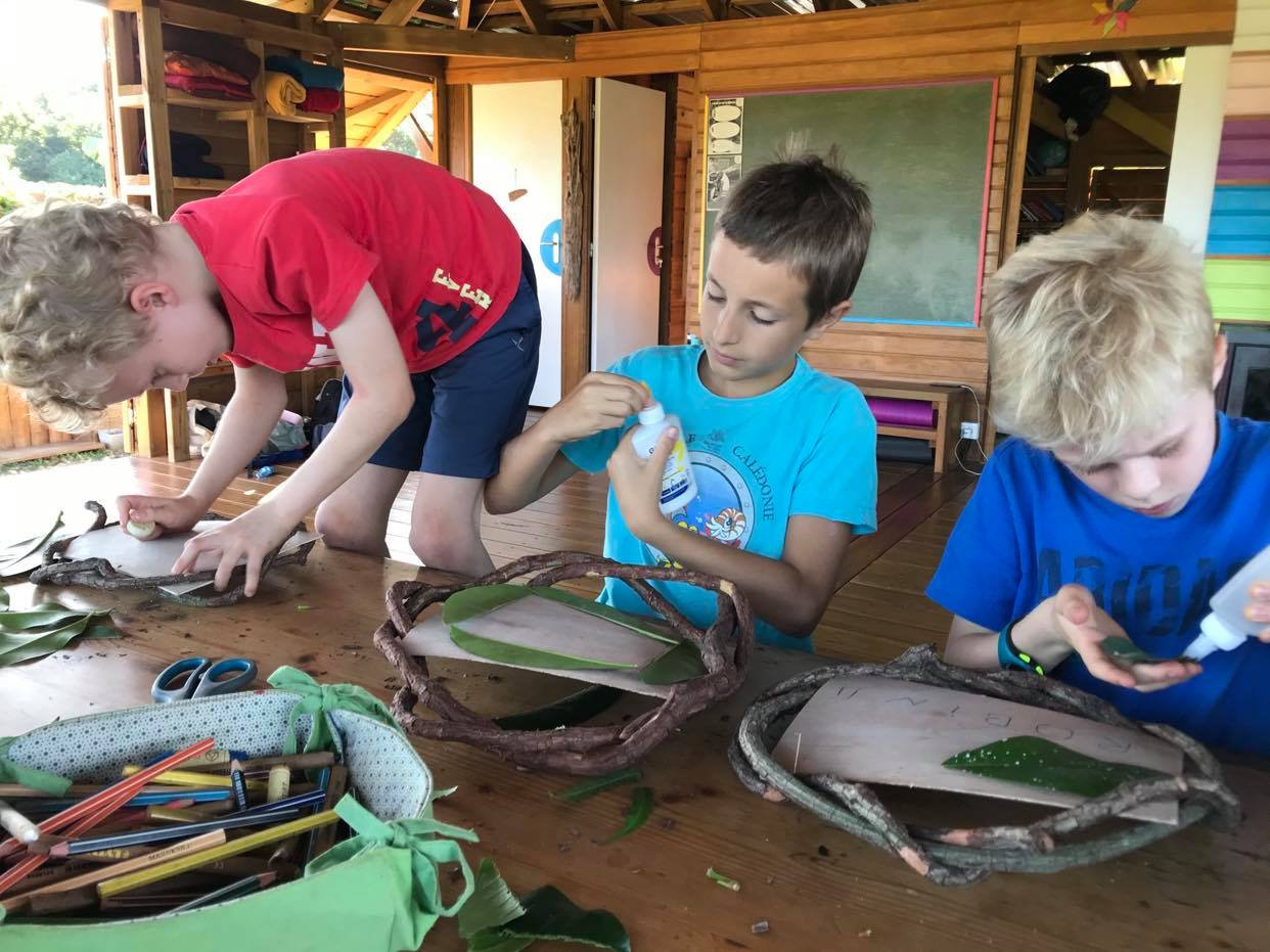 Children making Christmas decorations
